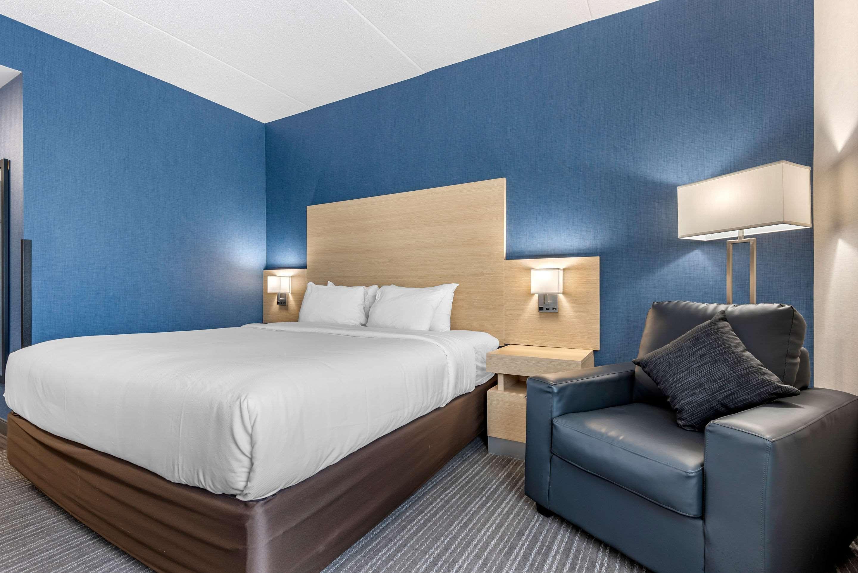 Quality Inn & Suites Όκβιλ Εξωτερικό φωτογραφία