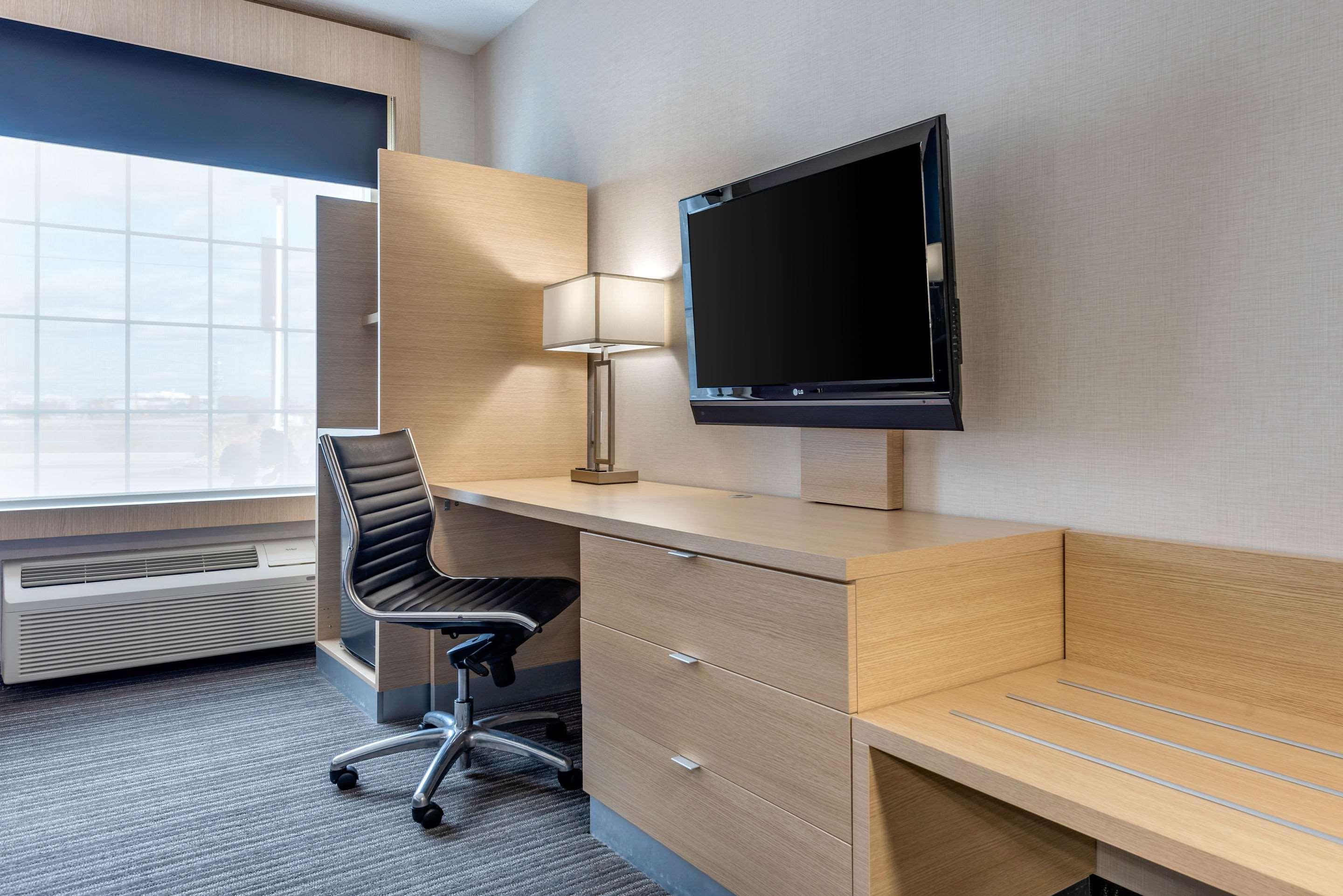 Quality Inn & Suites Όκβιλ Εξωτερικό φωτογραφία