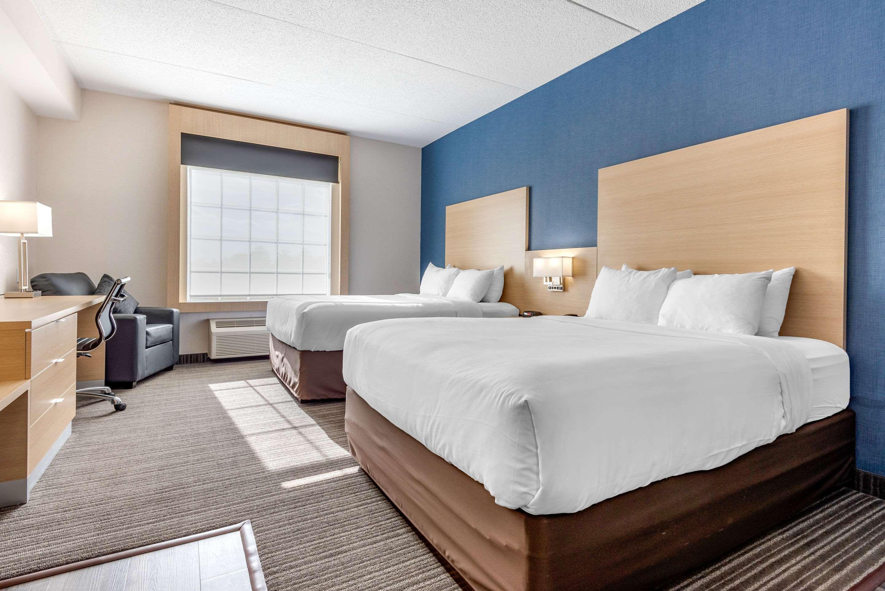 Quality Inn & Suites Όκβιλ Εξωτερικό φωτογραφία