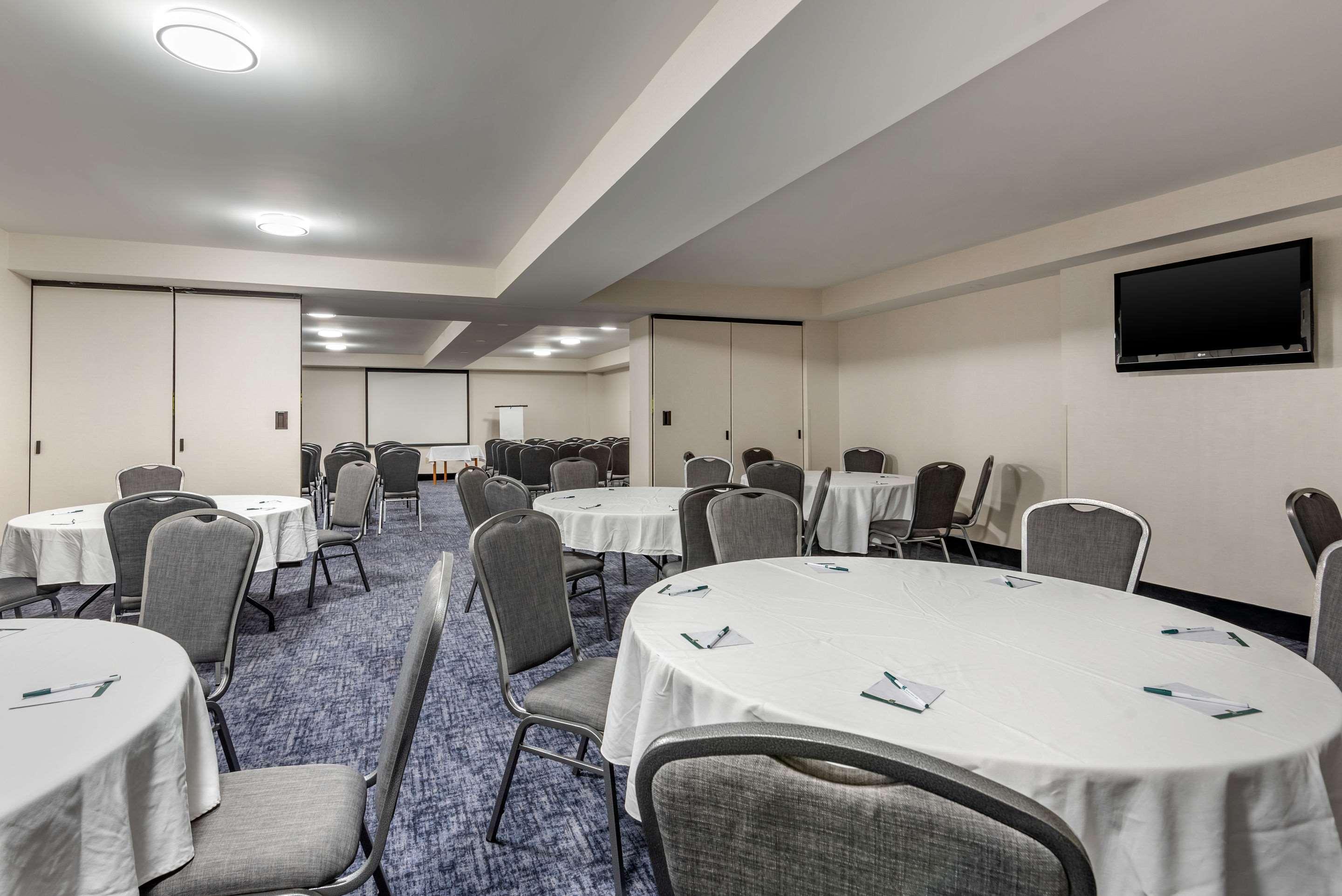 Quality Inn & Suites Όκβιλ Εξωτερικό φωτογραφία