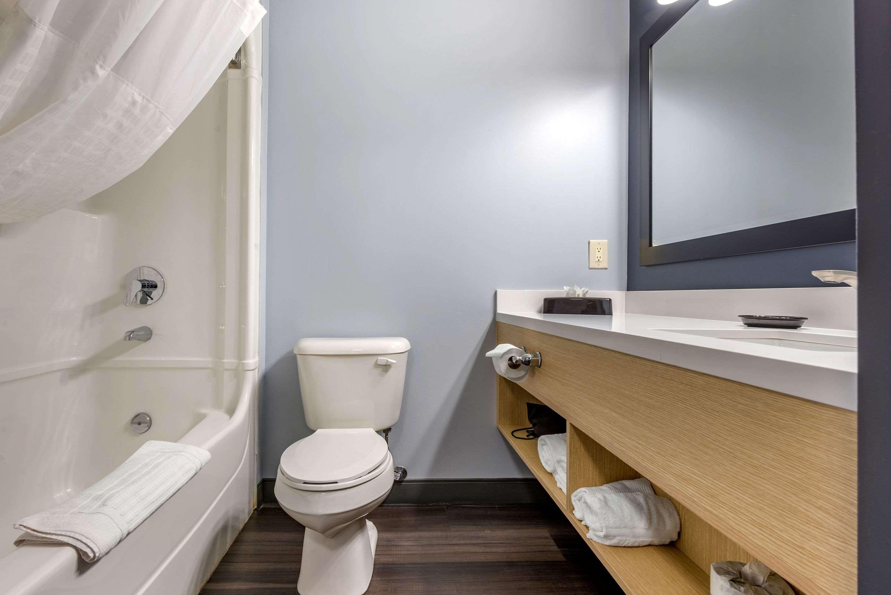 Quality Inn & Suites Όκβιλ Εξωτερικό φωτογραφία