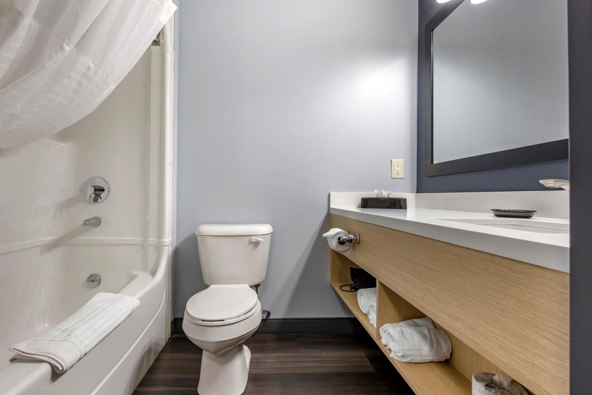 Quality Inn & Suites Όκβιλ Δωμάτιο φωτογραφία