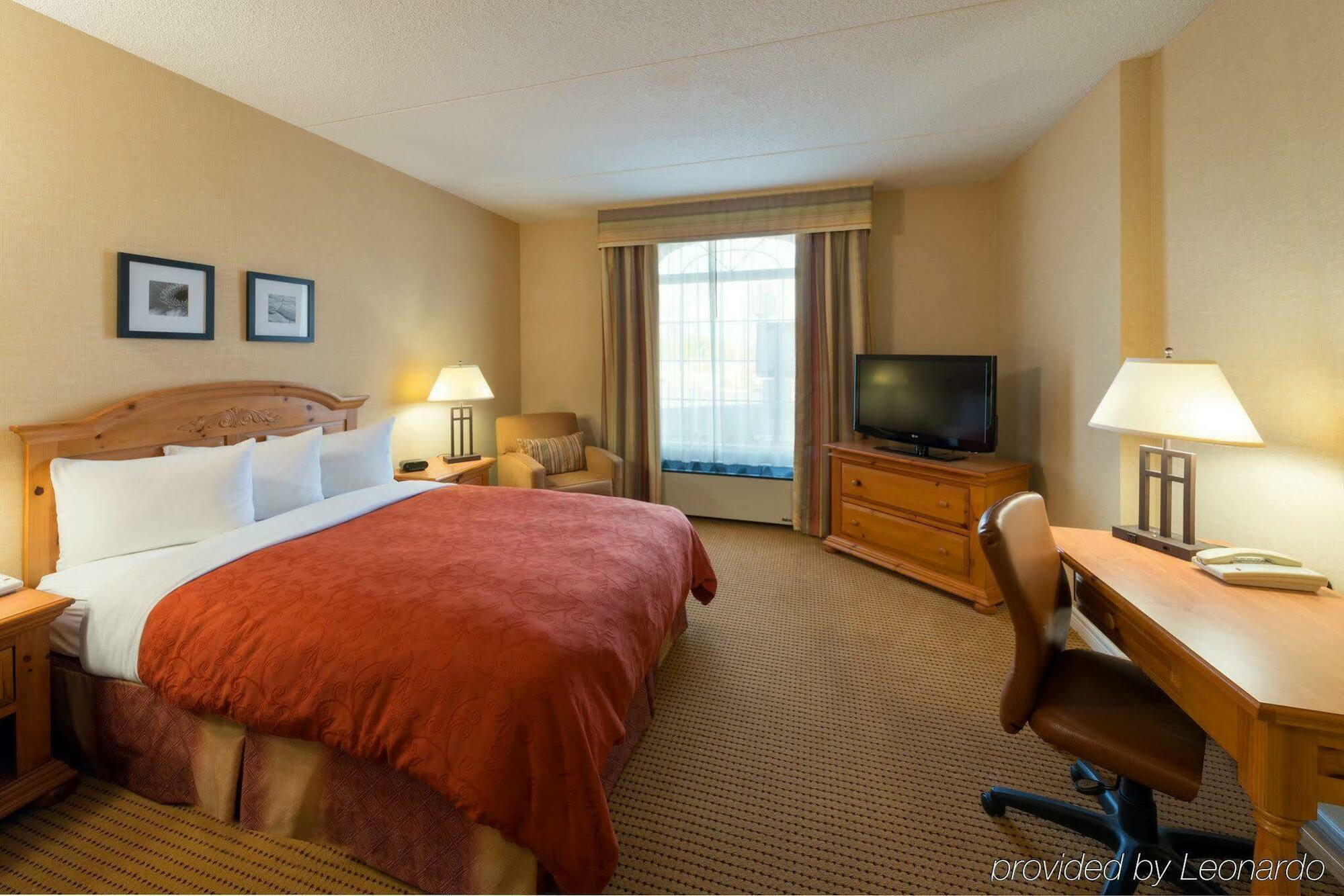 Quality Inn & Suites Όκβιλ Εξωτερικό φωτογραφία