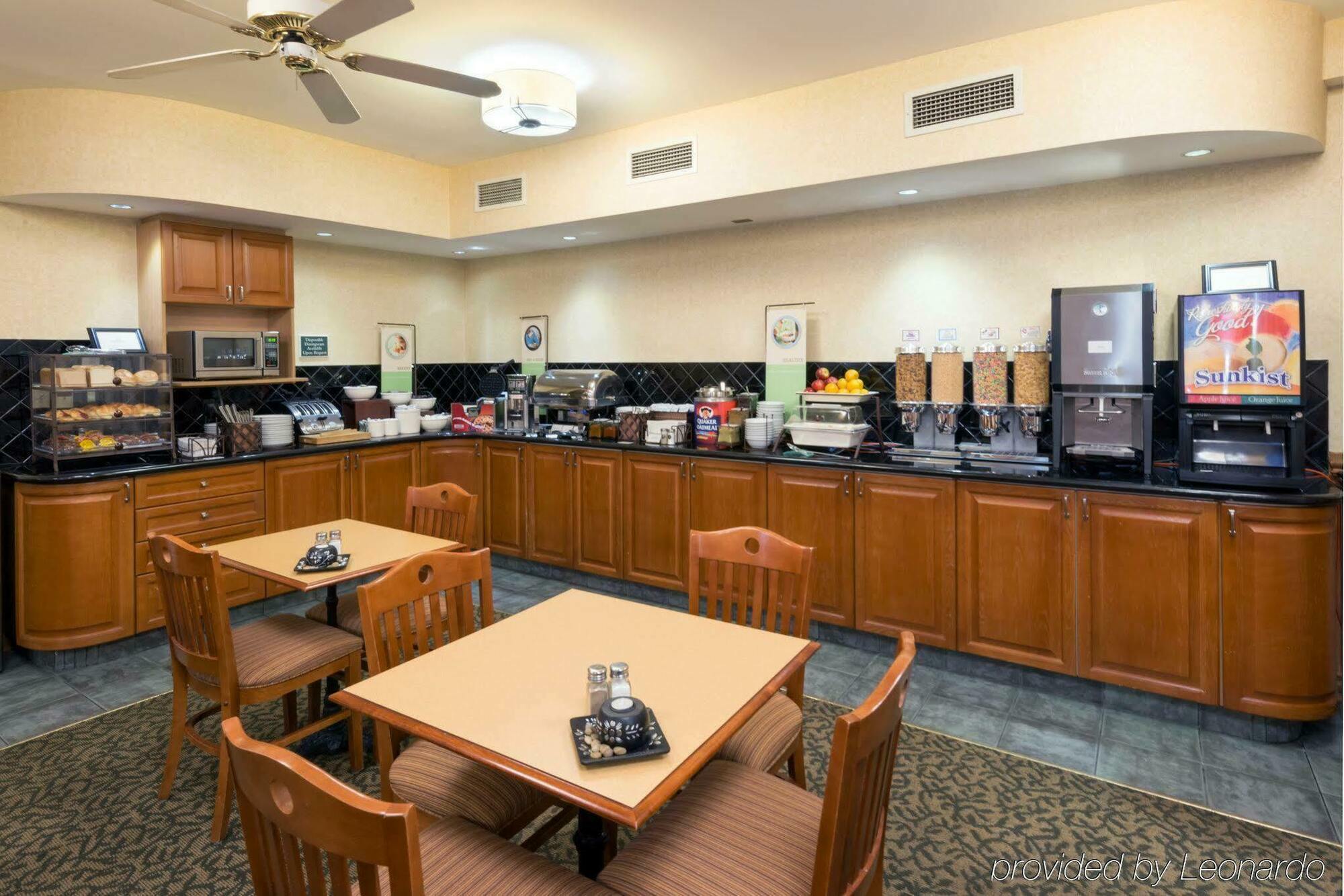 Quality Inn & Suites Όκβιλ Εξωτερικό φωτογραφία