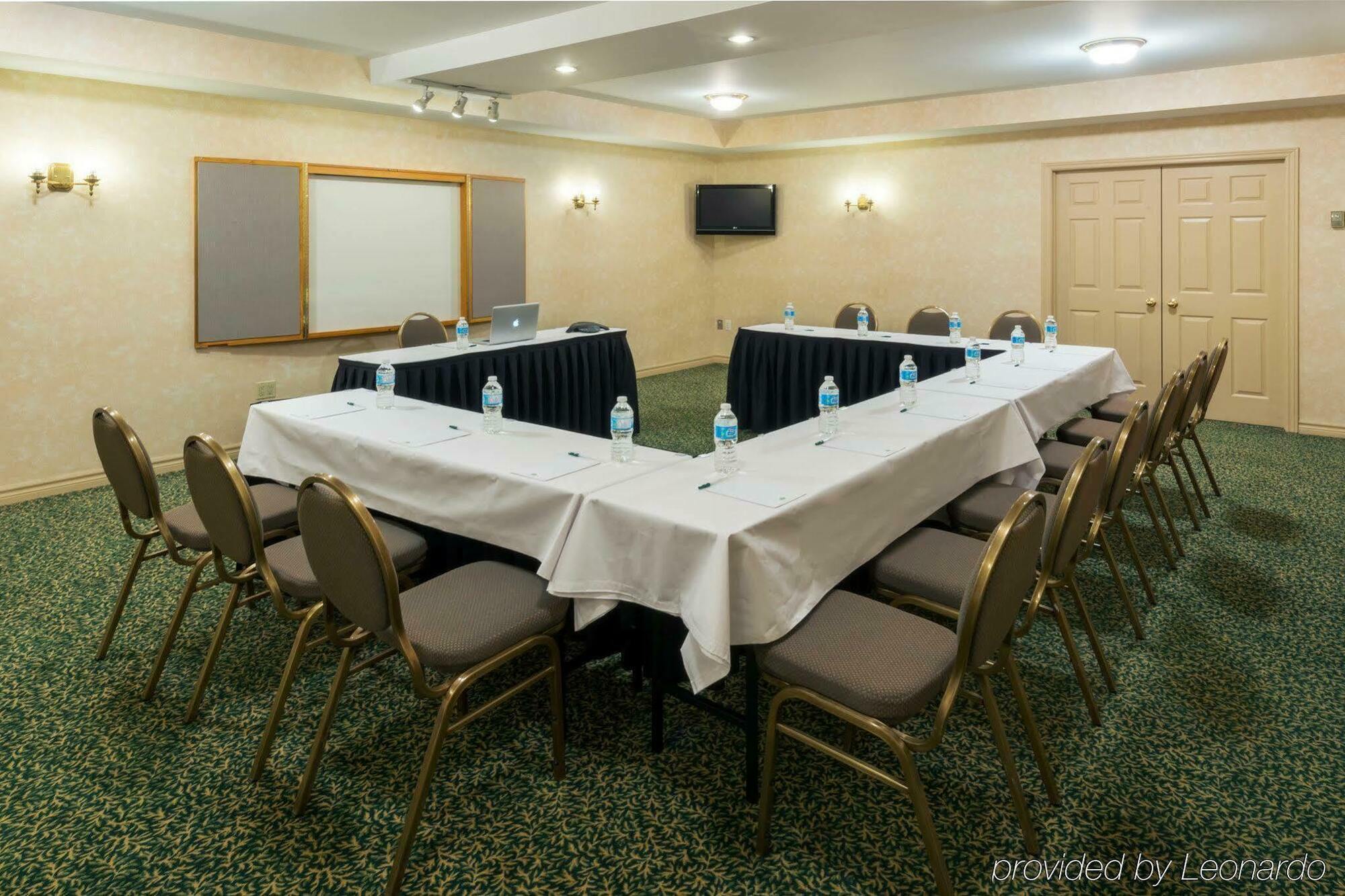 Quality Inn & Suites Όκβιλ Εξωτερικό φωτογραφία